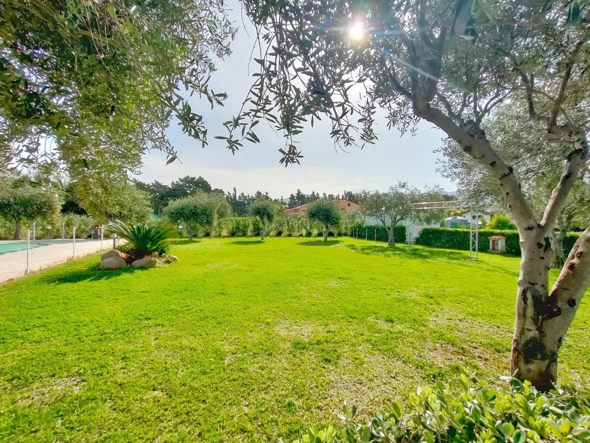 Case Vacanze Mare Nostrum - Villas In Front Of The Beach With Pool 坎波菲利斯·迪·罗切 外观 照片