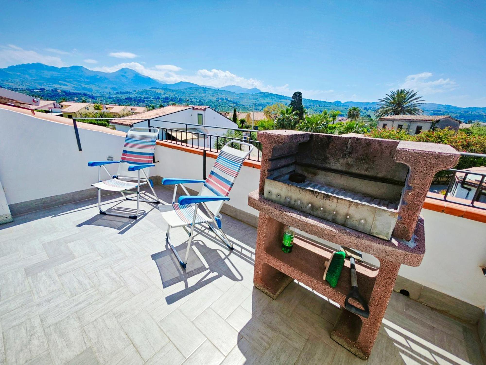 Case Vacanze Mare Nostrum - Villas In Front Of The Beach With Pool 坎波菲利斯·迪·罗切 外观 照片