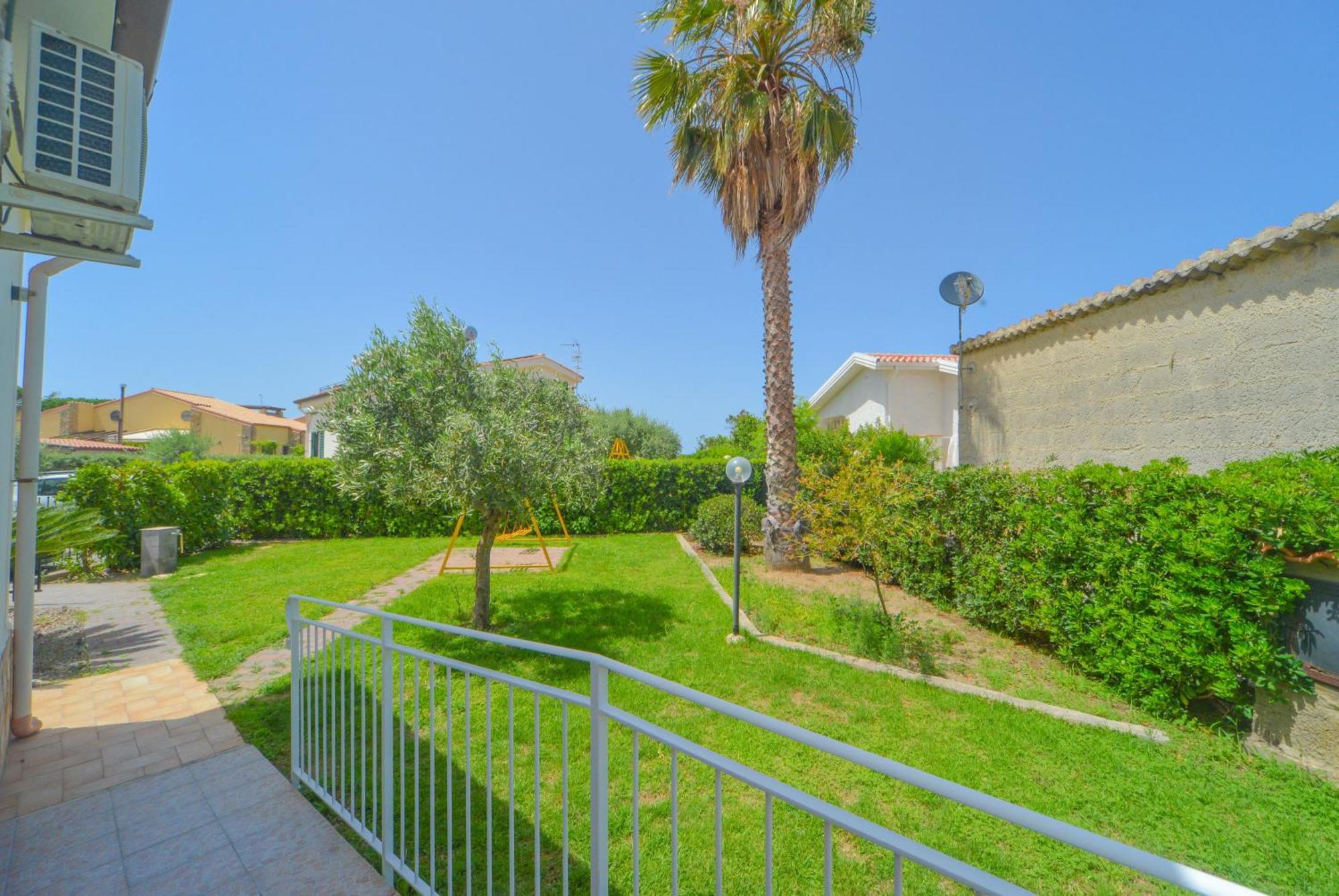 Case Vacanze Mare Nostrum - Villas In Front Of The Beach With Pool 坎波菲利斯·迪·罗切 外观 照片